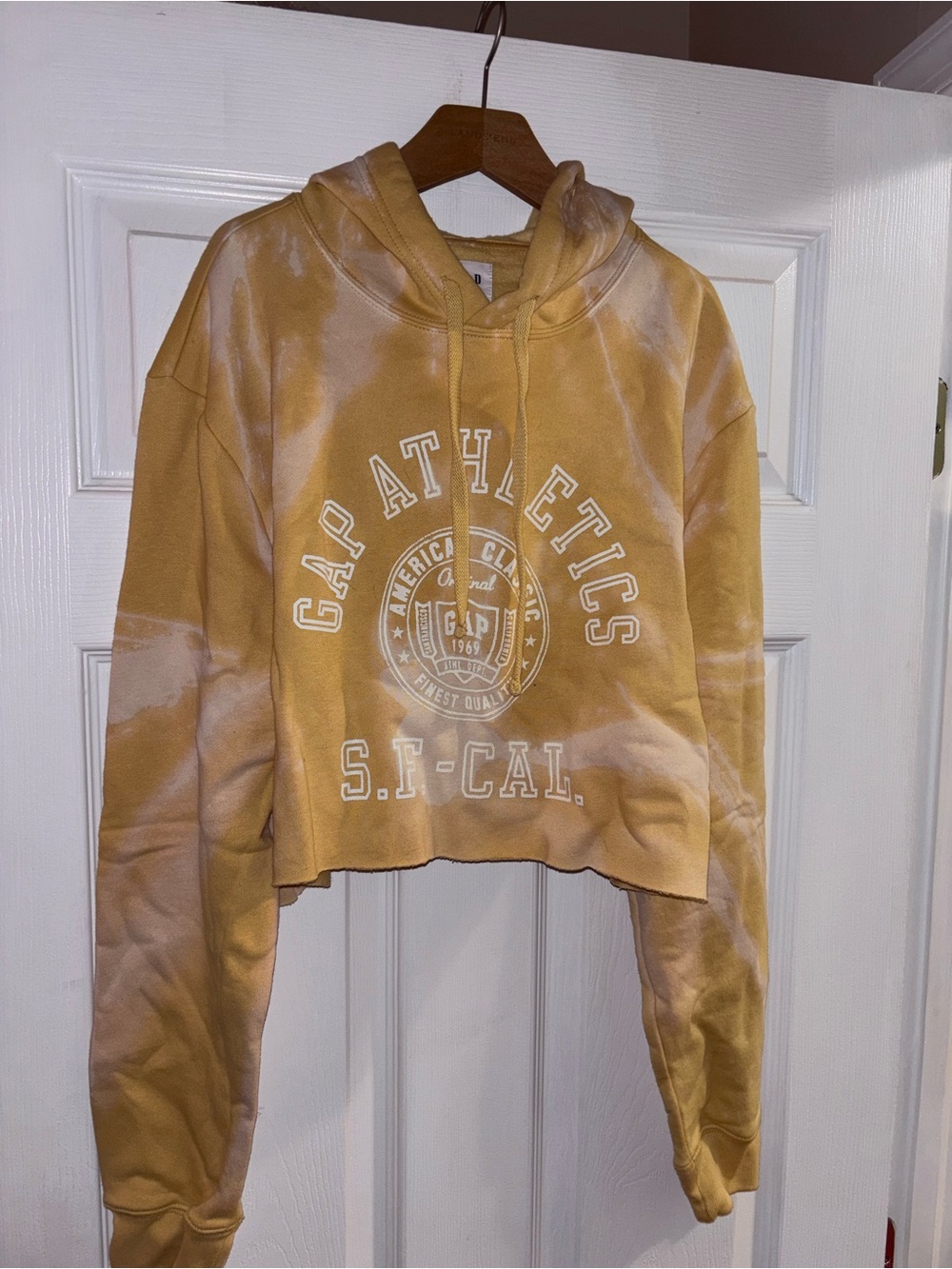 GAP Athletics Mustard Tie-Dye Cropped Hoodie Sweater